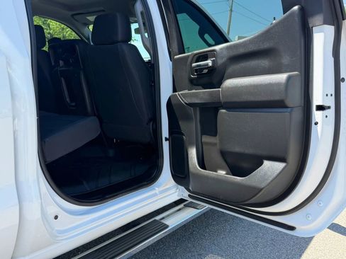 Used 2019 Chevrolet Silverado 1500 Custom Trail Boss w/ Custom Convenience Package AWD/4WD image 28