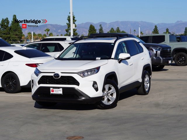 Used 2019 Toyota RAV4 XLE w/ Carpet Mat Package FWD image 4