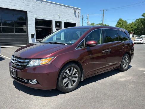 Used 2015 Honda Odyssey Touring Elite image 3