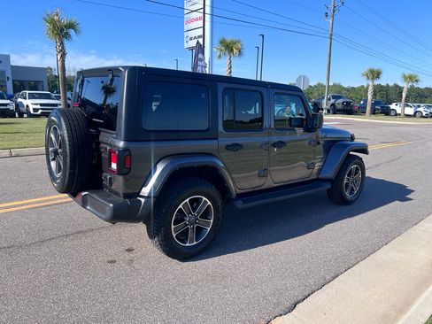 Used 2023 Jeep Wrangler Unlimited Sahara w/ Cold Weather Group AWD/4WD image 6