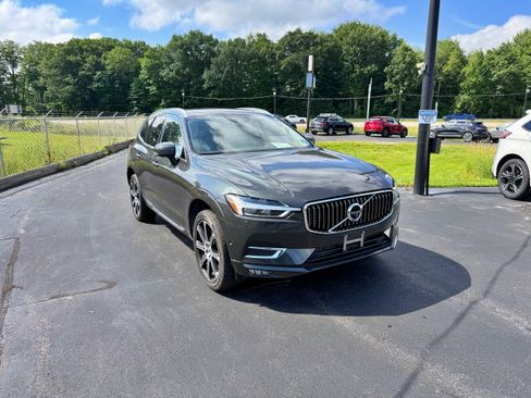 Used 2018 Volvo XC60 T6 Inscription w/ Luxury Seat Package AWD/4WD image 3