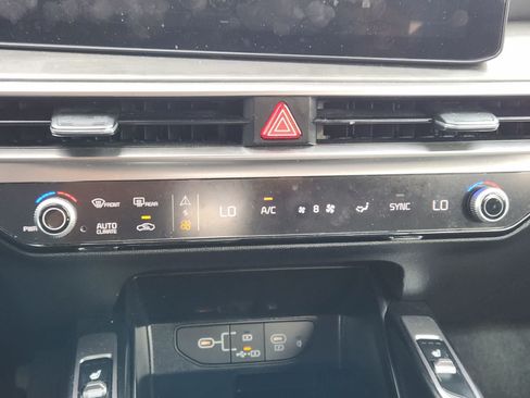 Certified 2025 Kia Sorento X-Line EX AWD/4WD image 17