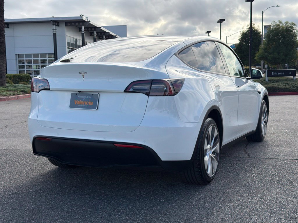 Used 2021 Tesla Model Y Long Range AWD/4WD image 8
