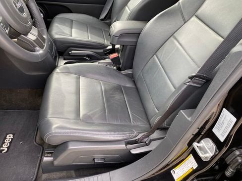 Used 2015 Jeep Patriot High Altitude AWD/4WD image 17