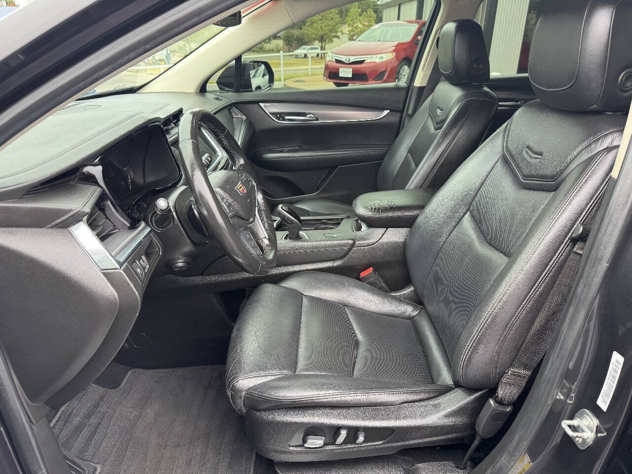 Used 2019 Cadillac XT5 Luxury FWD image 16
