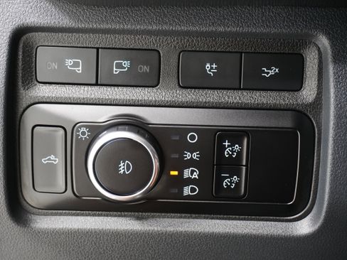 Used 2023 Ford F350 Lariat w/ Chrome Package image 28