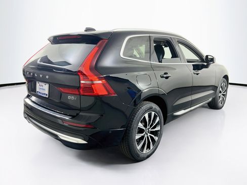 Used 2023 Volvo XC60 B5 Plus AWD/4WD image 5