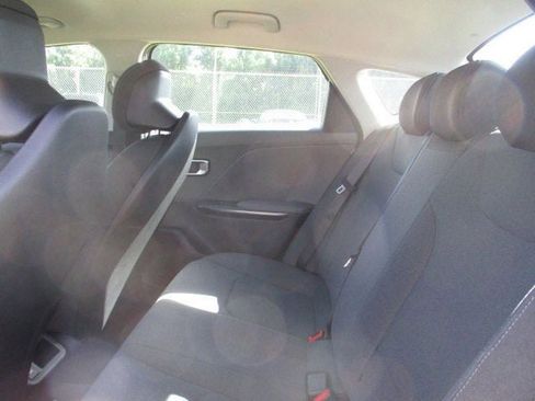 New 2025 Kia K4 LXS image 10