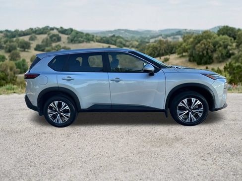 Used 2023 Nissan Rogue SV FWD image 11