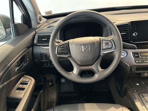 Used 2025 Honda Ridgeline RTL image 11