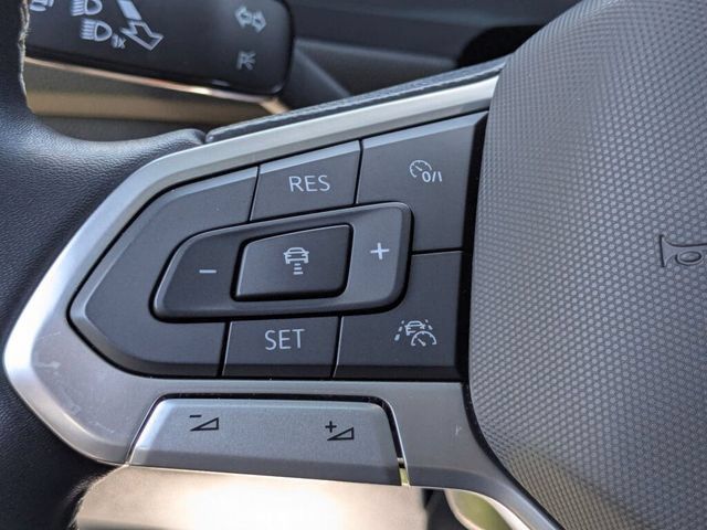 Used 2023 Volkswagen Tiguan SE R-Line FWD image 20