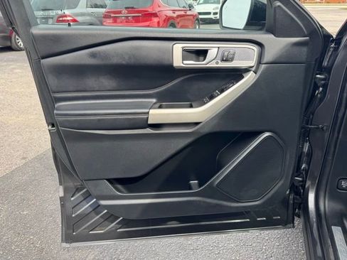 Used 2020 Ford Explorer Limited w/ Class III Trailer Tow Package image 17