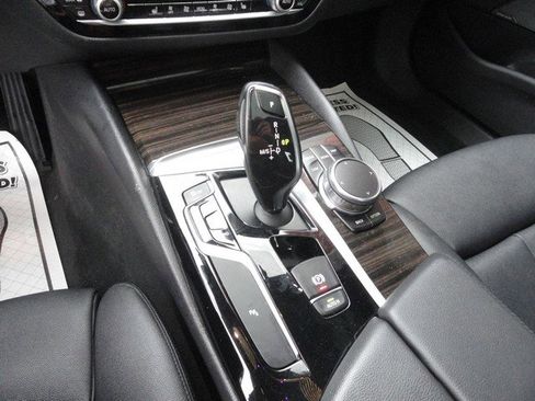 Used 2017 BMW 530i xDrive image 10