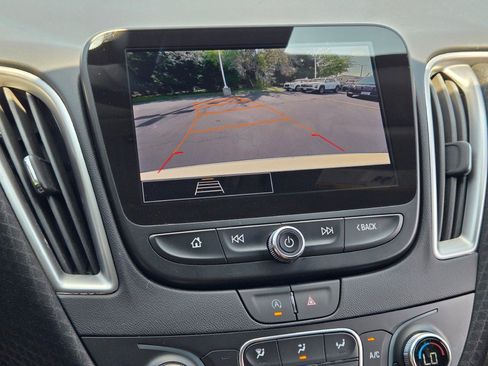 Certified 2025 Chevrolet Malibu LT FWD image 24