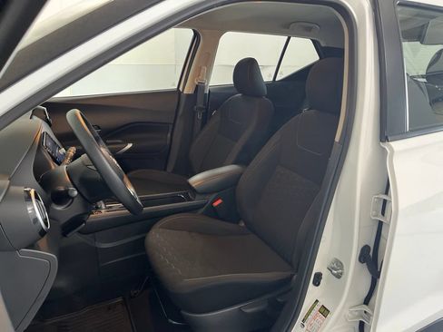 Used 2024 Nissan Kicks SV FWD image 18