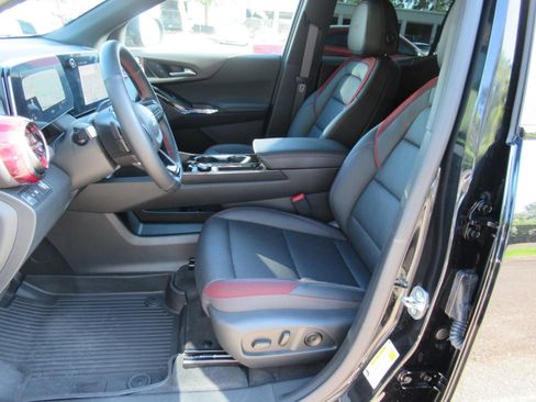 Used 2026 Chevrolet Equinox RS w/ Safety and Technology Package FWD image 19