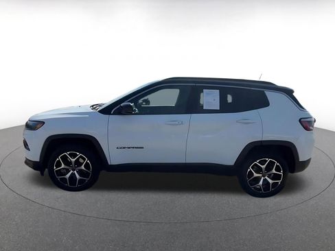 Used 2025 Jeep Compass Limited AWD/4WD image 9