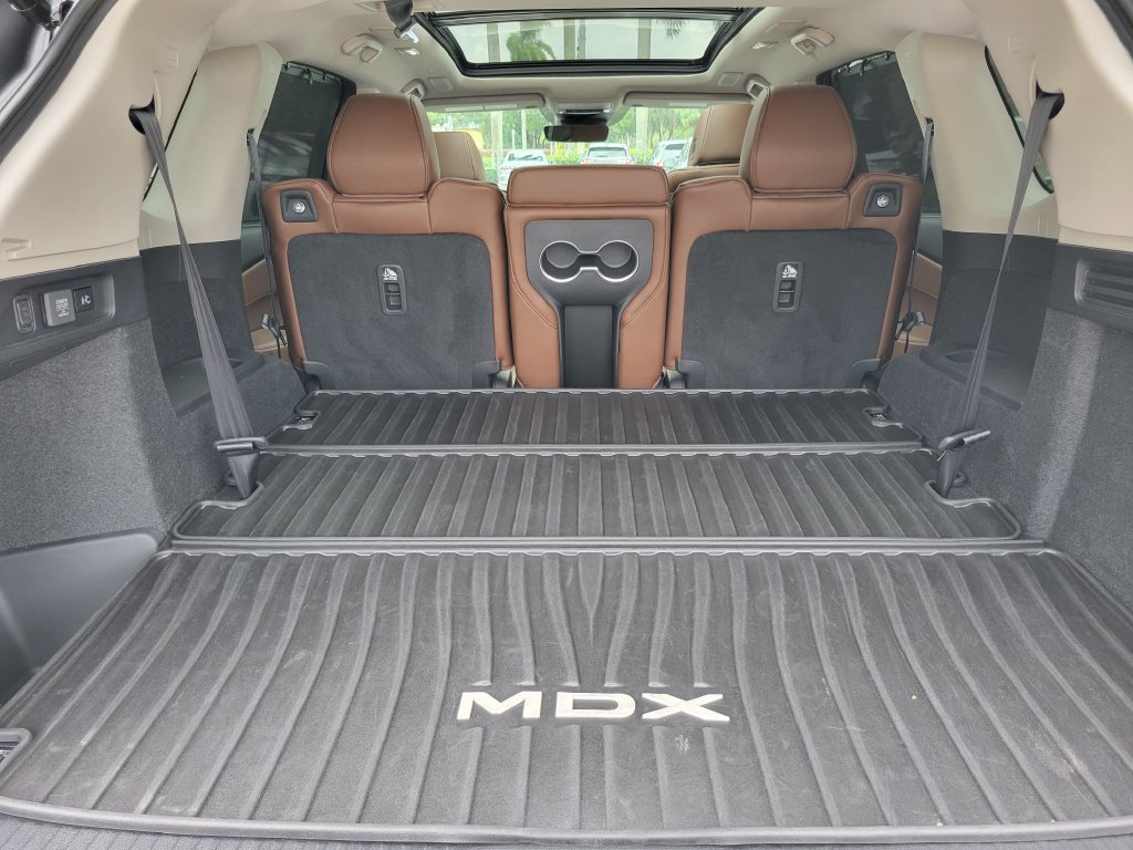 Used 2025 Acura MDX w/ Technology Package FWD image 8