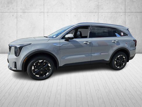 New 2026 Kia Sorento S image 3