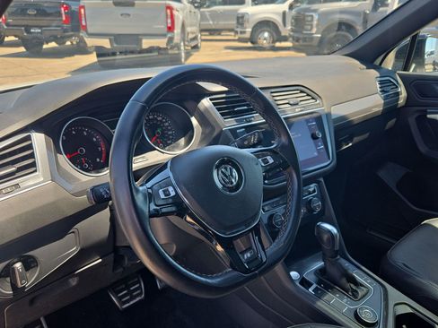 Used 2020 Volkswagen Tiguan SE R-Line w/ 3rd Row Seat Package AWD/4WD image 14