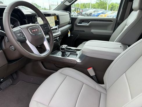 New 2026 GMC Sierra 1500 SLT w/ SLT Premium Plus Package AWD/4WD image 18