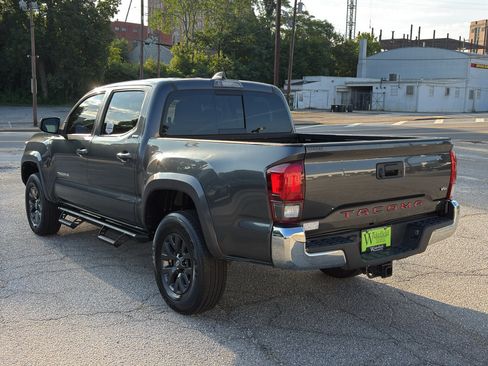 Used 2020 Toyota Tacoma SR5 RWD image 6