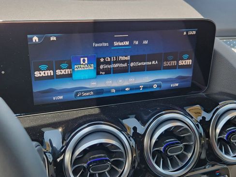 Used 2025 Mercedes-Benz GLA 250 GLA 250 image 24