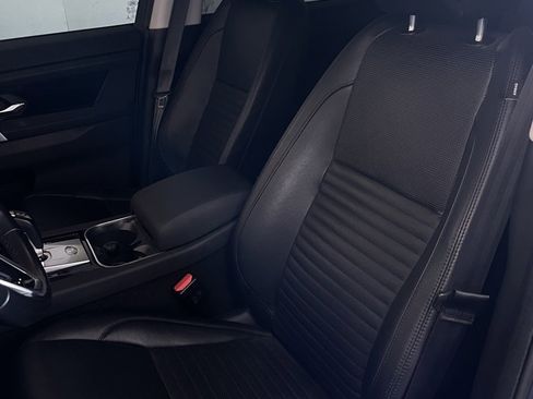 Used 2021 Land Rover Discovery Sport SE image 15