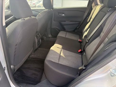 Used 2025 Nissan Rogue SV AWD/4WD image 27