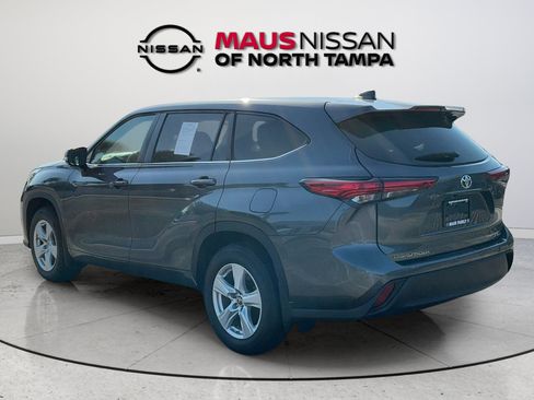 Used 2023 Toyota Highlander LE AWD/4WD image 8