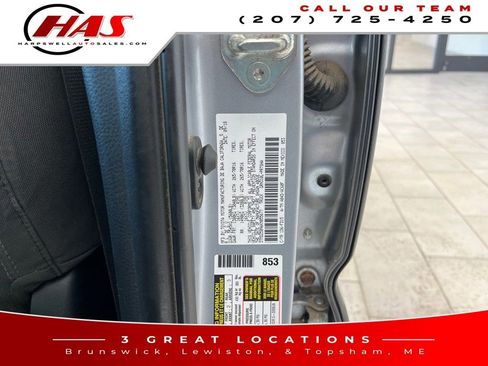 Used 2019 Toyota Tacoma TRD Off-Road w/ Technology Package image 18