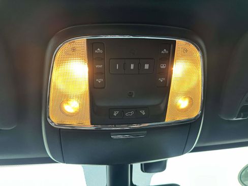 Used 2020 Jeep Grand Cherokee Overland image 31