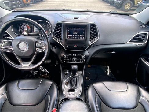 Used 2019 Jeep Cherokee Latitude Plus AWD/4WD image 14