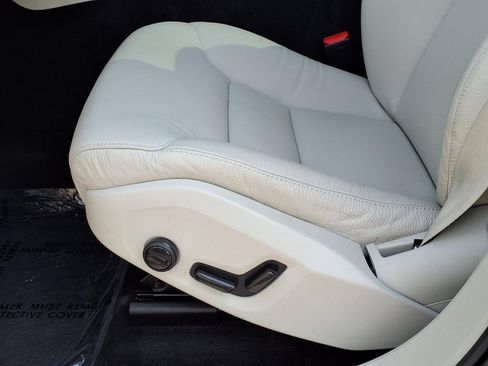 Used 2023 Volvo XC60 B5 Plus AWD/4WD image 11