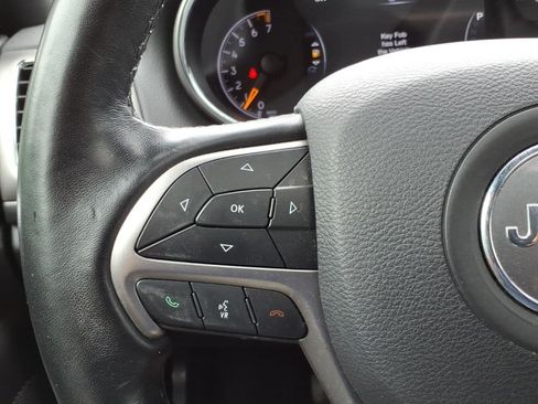 Used 2021 Jeep Grand Cherokee Laredo X AWD/4WD image 12
