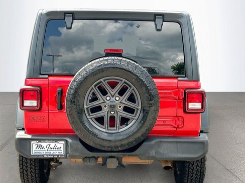Used 2024 Jeep Wrangler Unlimited Sport AWD/4WD image 5