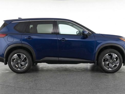 Used 2025 Nissan Rogue SV FWD image 11