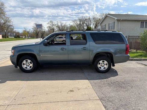 Used 2009 Chevrolet Suburban LT w/ Convenience Package 1 image 5