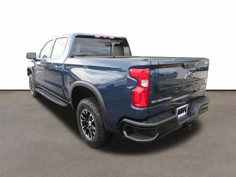 Used 2023 Chevrolet Silverado 1500 ZR2 w/ Technology Package image 3