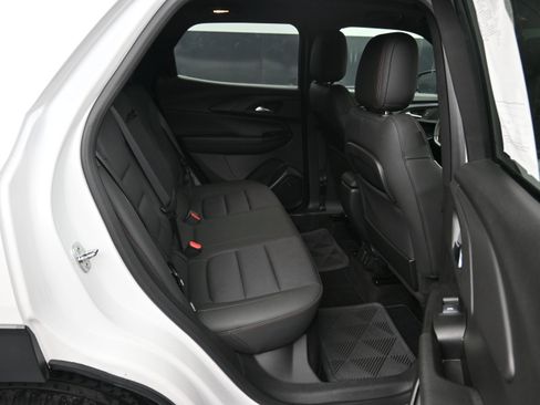 Used 2022 Chevrolet TrailBlazer RS w/ Sun and Liftgate Package FWD image 10