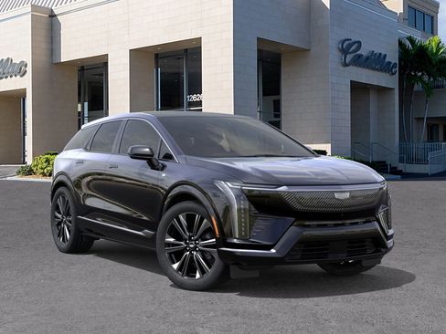 New 2026 Cadillac Optiq Luxury 2 image 7