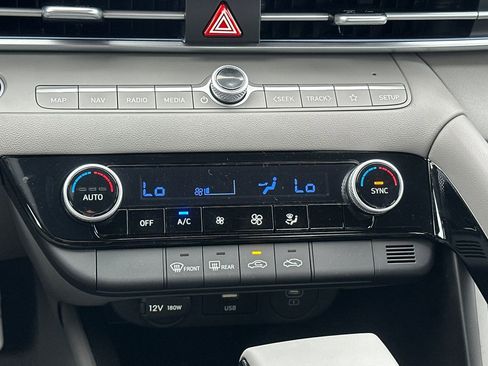 New 2025 Hyundai Elantra SEL image 20