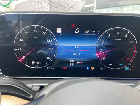 Used 2025 Mercedes-Benz GLS 450 4MATIC image 7