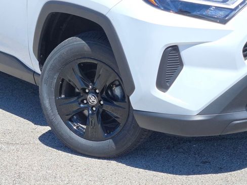 Used 2024 Toyota RAV4 XLE FWD image 3