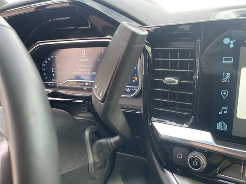 Used 2024 Chevrolet Silverado 2500 High Country w/ Technology Package image 24