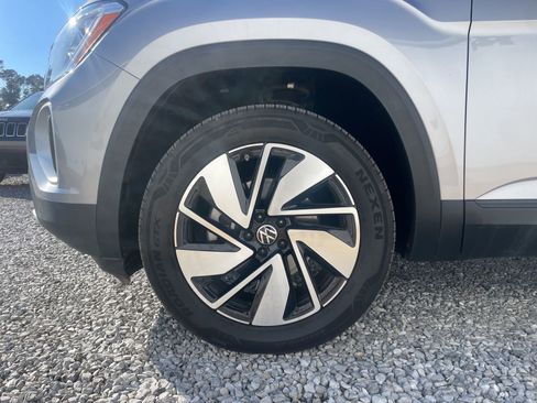 Used 2025 Volkswagen Atlas SE image 7