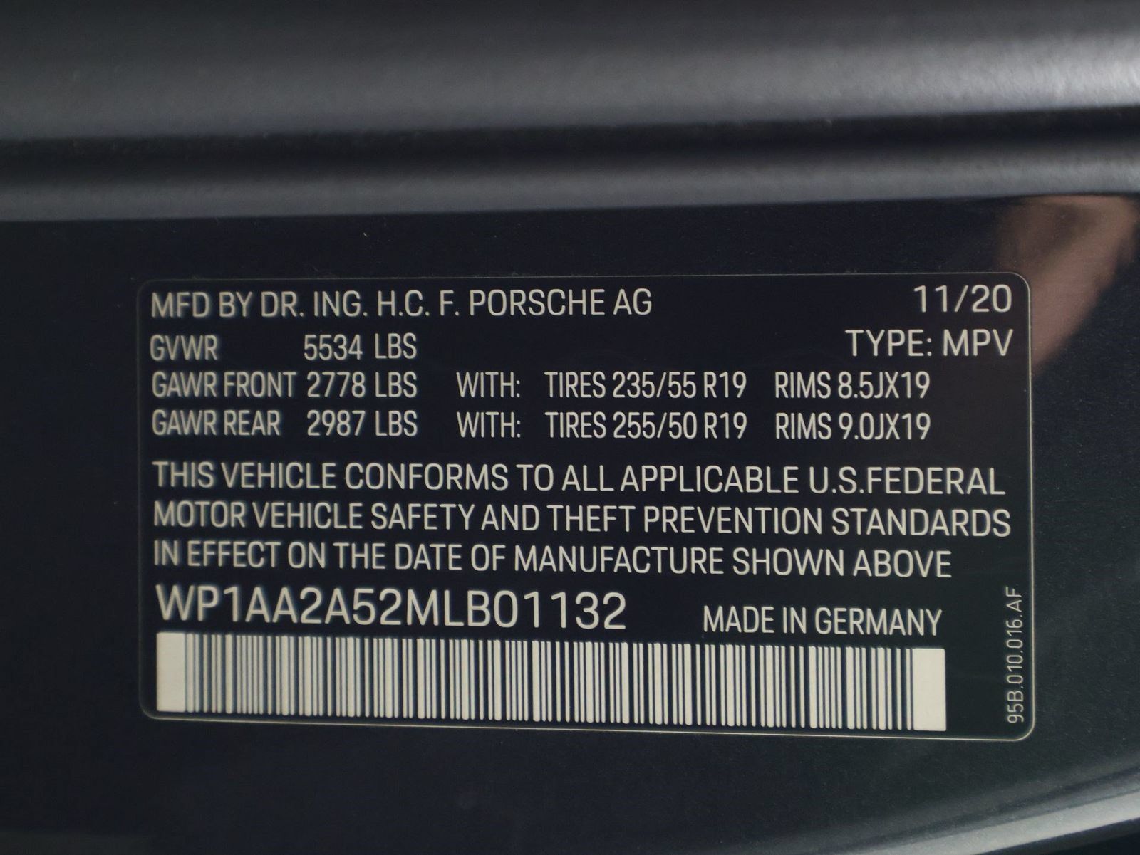 Certified 2021 Porsche Macan AWD/4WD image 19