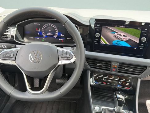 New 2027 Volkswagen Jetta SE FWD image 18