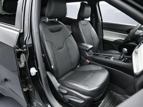 Used 2023 Jeep Compass Limited w/ Elite Group AWD/4WD image 30