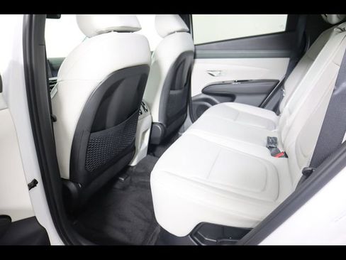 Used 2025 Hyundai Tucson Limited AWD/4WD image 17